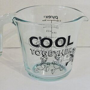 Pyrex Mickey Mouse & Friends 2-Cup Glass Measuring Cup "Cool Together"